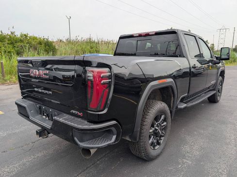 Used 2025 GMC Sierra 2500 AT4 w/ AT4 Premium Plus Package AWD/4WD image 8