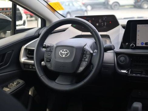 Certified 2025 Toyota Prius LE FWD image 22