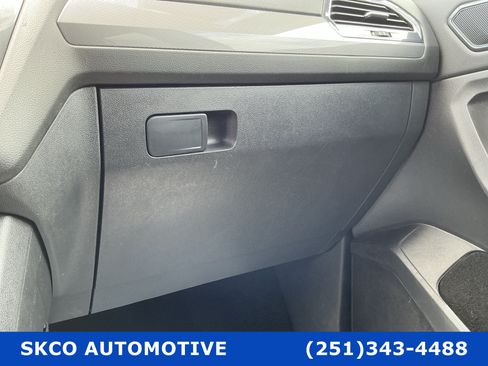 Used 2024 Volkswagen Tiguan SE FWD image 24