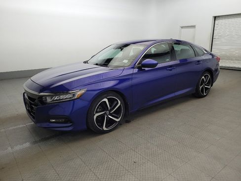 Used 2018 Honda Accord Sport image 2