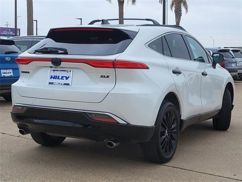 Used 2024 Toyota Venza Nightshade image 4