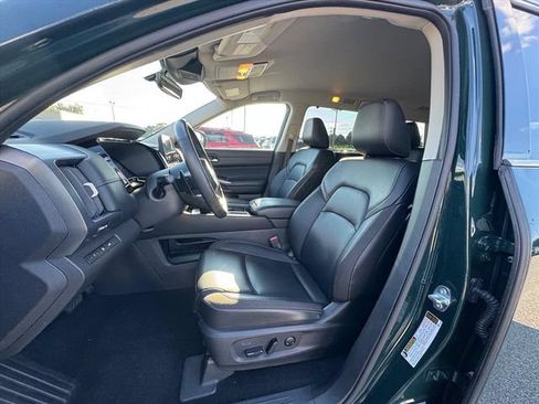 Used 2025 Nissan Pathfinder SL FWD image 18