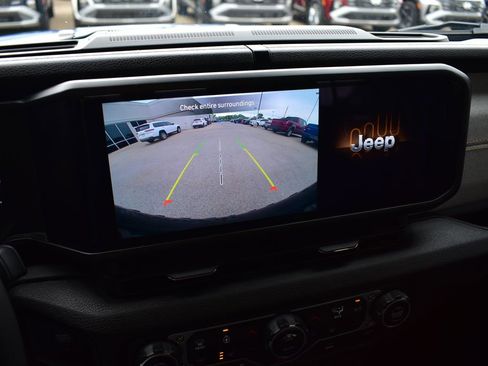 Used 2024 Jeep Wrangler Unlimited AWD/4WD image 54
