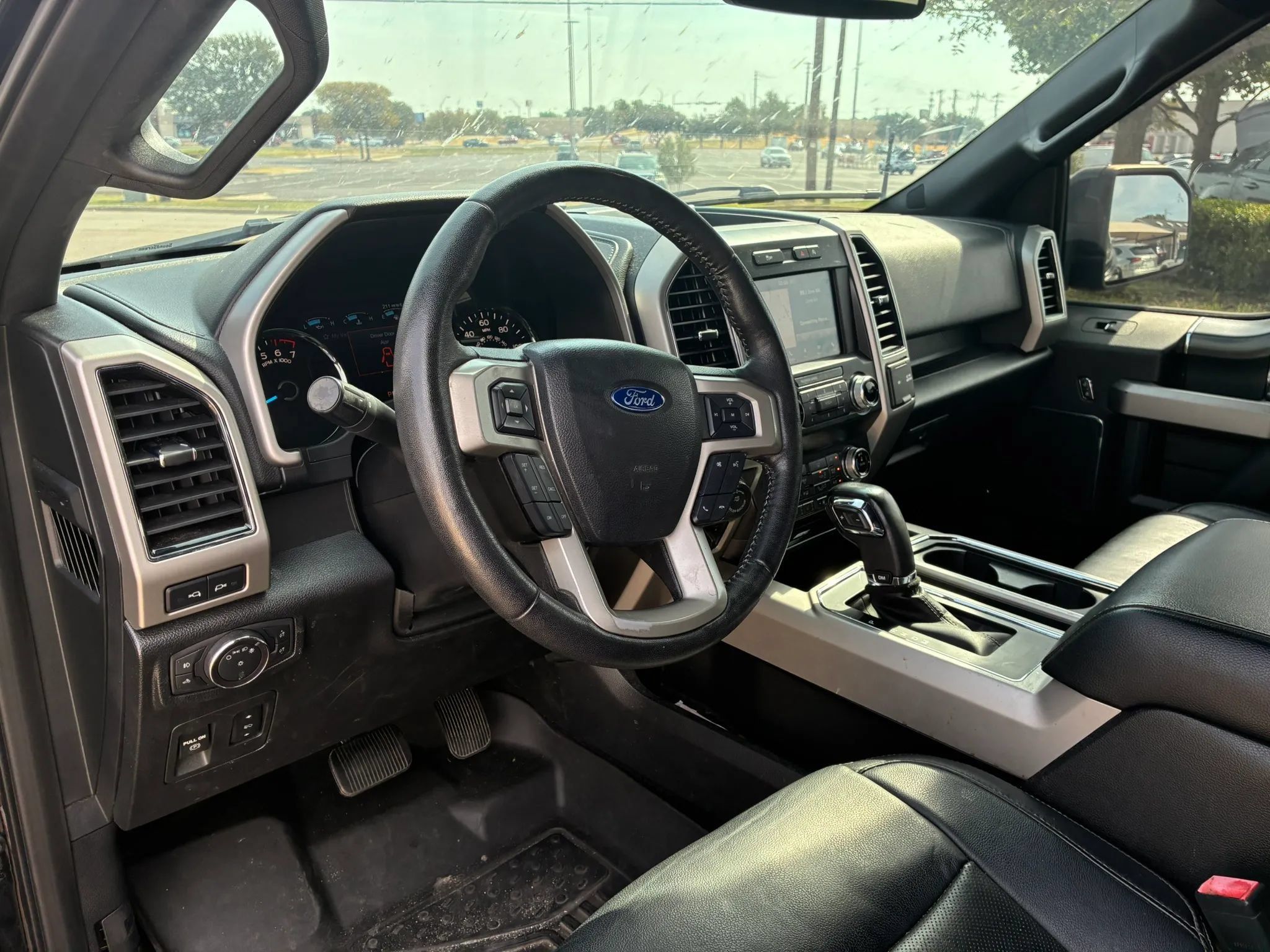Used 2019 Ford F150 Lariat w/ Equipment Group 502A Luxury AWD/4WD image 8
