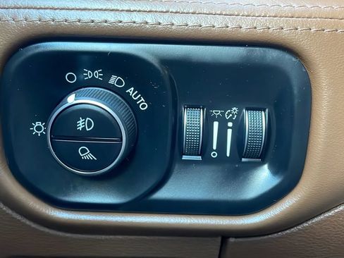 Used 2019 RAM 1500 Limited w/ Bed Utility Group AWD/4WD image 16