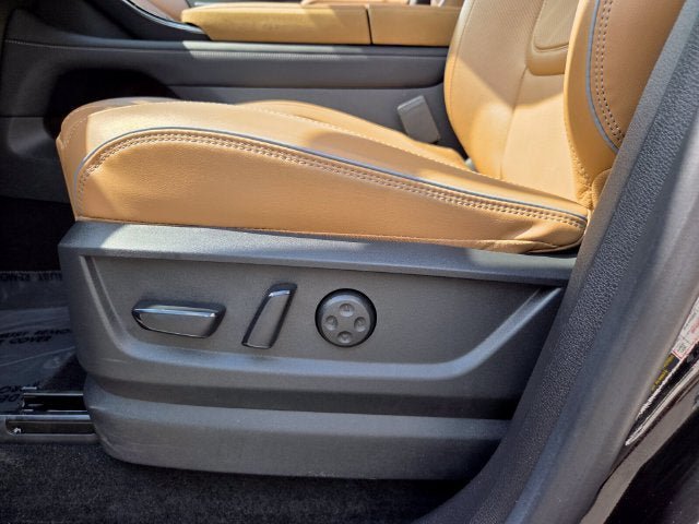 Used 2025 INFINITI QX80 Luxe w/ Cargo Package RWD image 10