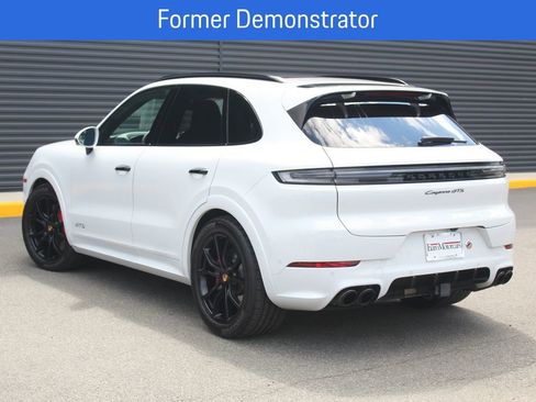 Certified 2026 Porsche Cayenne GTS AWD/4WD image 3
