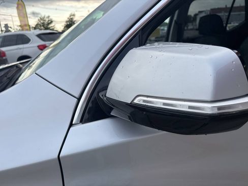 Used 2019 Chevrolet Traverse LT AWD/4WD image 16