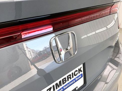 Certified 2025 Honda Civic Sport image 31