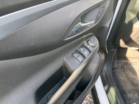 Used 2025 Buick Envista Preferred image 20