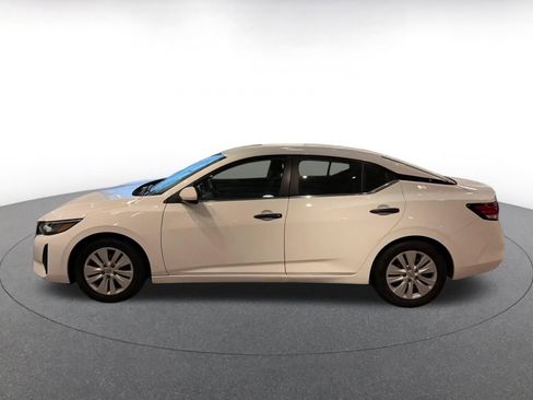 Used 2025 Nissan Sentra S image 9