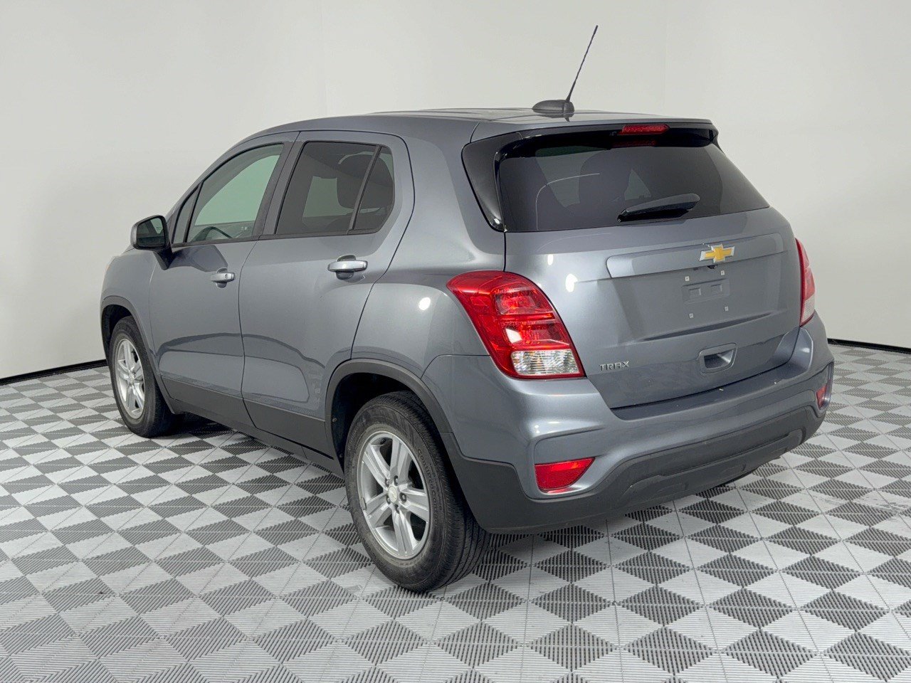 Used 2020 Chevrolet Trax LS w/ Tint and Cruise Package FWD image 3