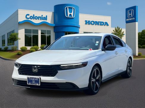 Used 2023 Honda Accord Sport image 2