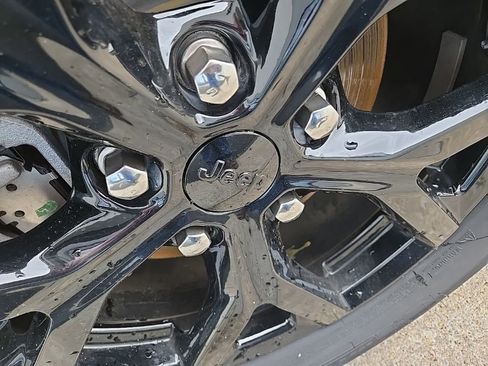 New 2026 Jeep Grand Cherokee Altitude AWD/4WD image 26