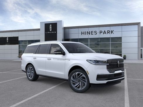 New 2026 Lincoln Navigator Reserve AWD/4WD image 7