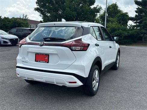 New 2025 Nissan Kicks Play S image 4
