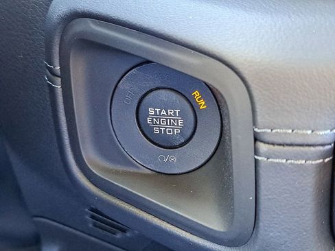 Used 2025 Jeep Wrangler Unlimited Rubicon image 21