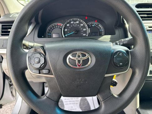 Used 2013 Toyota Camry LE FWD image 34