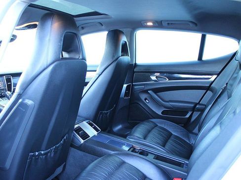 Used 2010 Porsche Panamera S image 11