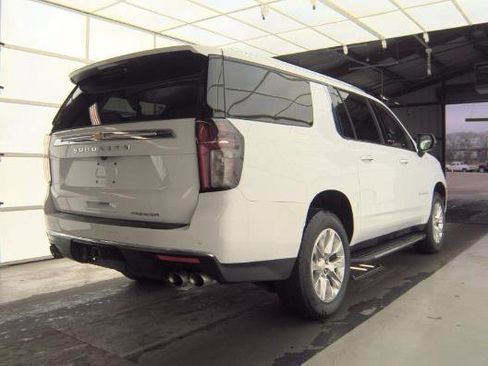 Used 2023 Chevrolet Suburban Premier image 3