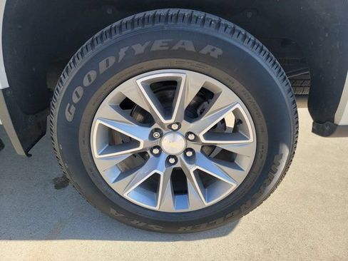 Used 2021 Chevrolet Silverado 1500 High Country w/ Technology Package RWD image 34