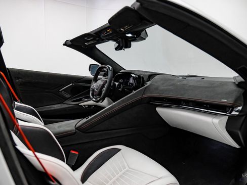 Used 2023 Chevrolet Corvette Z06 w/ Z07 Performance Package RWD image 63