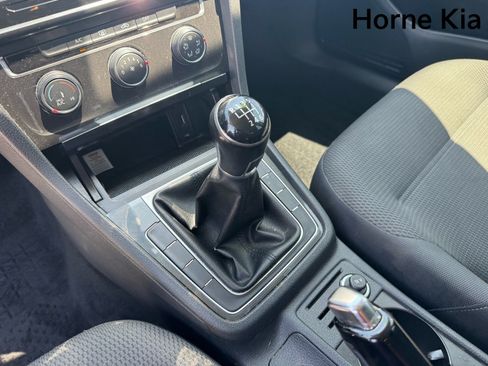 Used 2019 Volkswagen Golf S FWD image 25