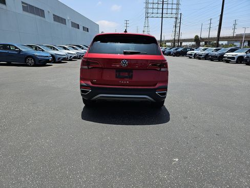 Used 2023 Volkswagen Taos SE FWD image 6
