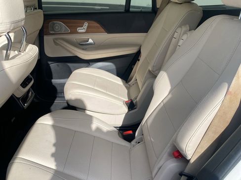 Used 2024 Mercedes-Benz GLS 450 4MATIC image 10