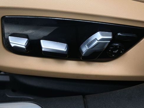 Used 2020 BMW 740i w/ Premium Package image 33