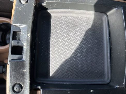 Used 2017 Jeep Wrangler Unlimited Sahara w/ Connectivity Group image 29