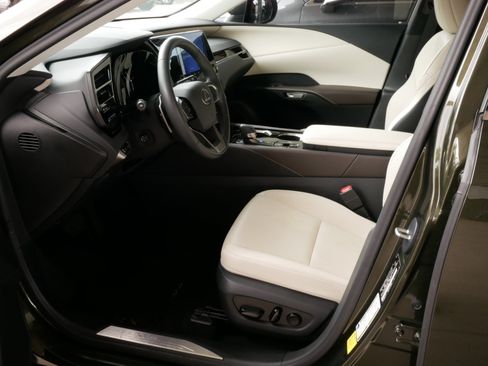 Used 2023 Lexus RX 350 FWD w/ Cold Area Package image 4