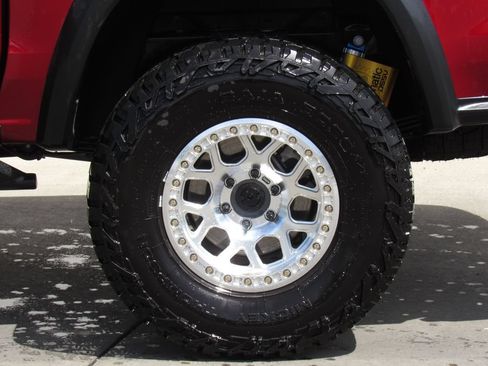 Used 2024 Chevrolet Colorado ZR2 w/ ZR2 Convenience Package III AWD/4WD image 39