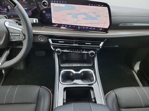 New 2026 Chevrolet Traverse High Country AWD/4WD image 16