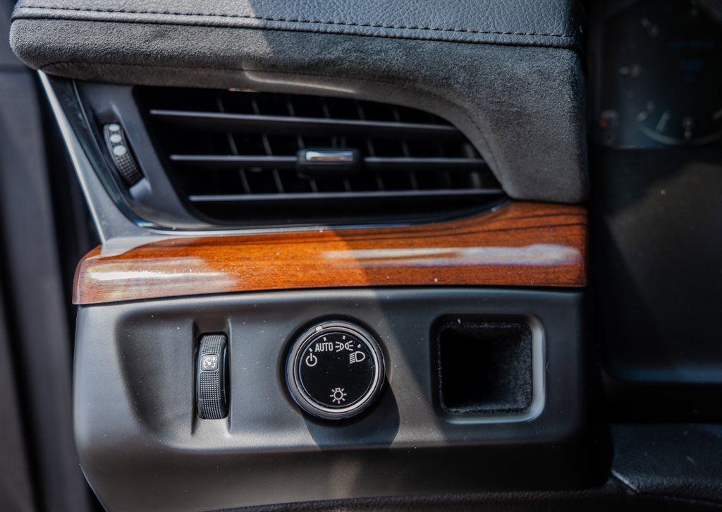 Used 2015 Cadillac Escalade Premium RWD image 18