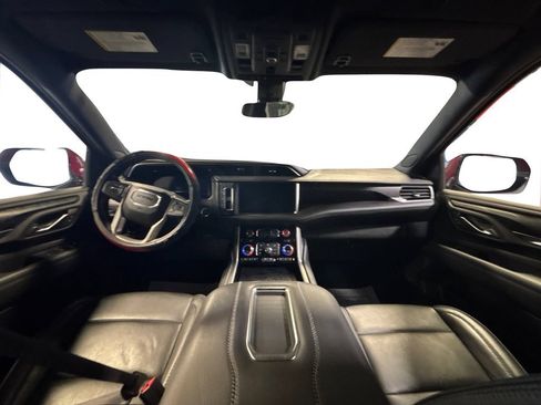 Used 2022 GMC Yukon Denali w/ Denali Premium Package AWD/4WD image 23
