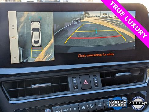 Used 2024 Lexus ES 300h Ultra Luxury image 16