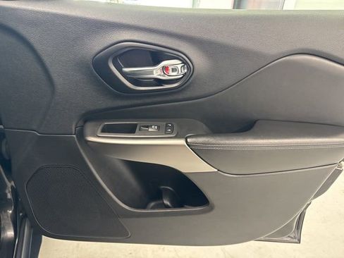 Used 2021 Jeep Cherokee Limited w/ Trailer Tow Group image 26