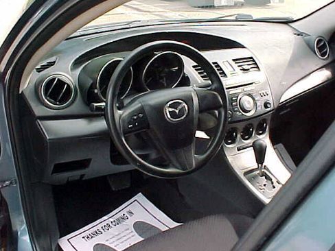 Used 2010 MAZDA MAZDA3 i Sport image 15