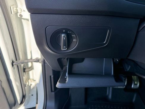 Used 2022 Volkswagen Tiguan SE R-Line image 15