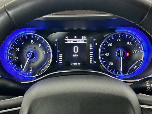 Used 2023 Chrysler Voyager LX FWD image 13