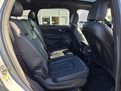 Used 2019 Audi Q7 3.0T Prestige w/ Prestige Package image 16