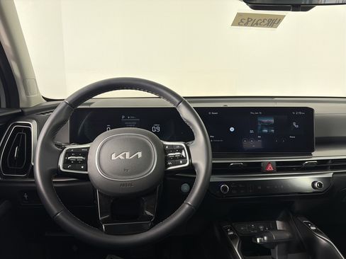 Used 2025 Kia Sorento S w/ Panoramic Sunroof Package image 19