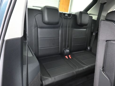 Used 2019 Volkswagen Tiguan SEL image 43