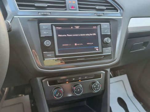 Used 2020 Volkswagen Tiguan S image 14