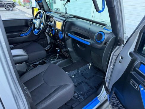 Used 2017 Jeep Wrangler Unlimited Sport w/ Quick Order Package 24S image 32