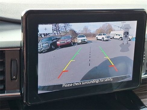 Used 2023 Ford Explorer Limited image 18