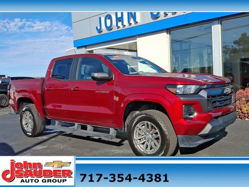 Used 2023 Chevrolet Colorado LT image 1