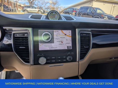 Used 2018 Porsche Macan image 25