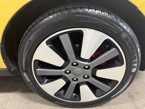 Used 2014 Kia Soul ! w/ Sun & Sound Package FWD image 8